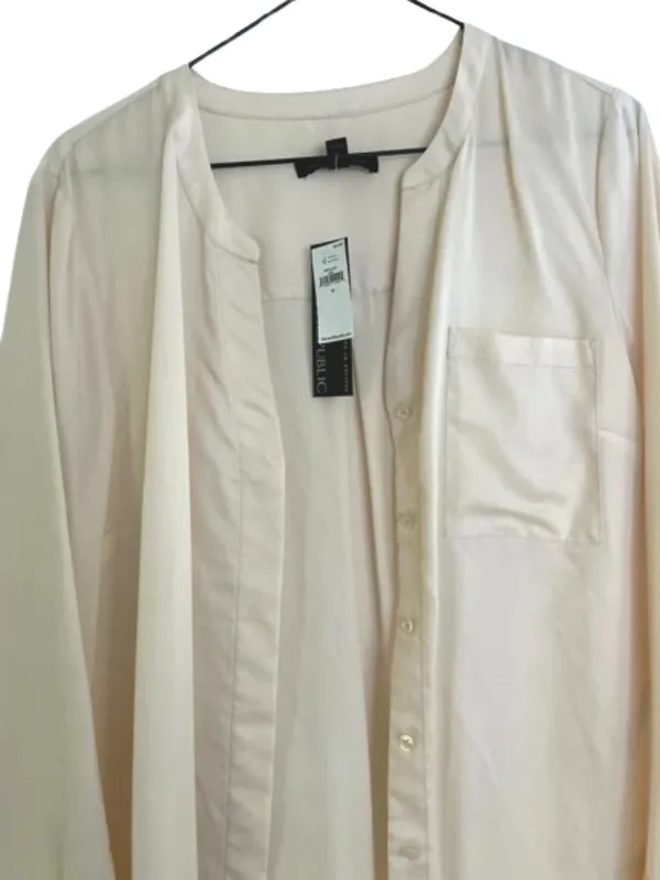 NWT Banana Republic Size Medium Cream 100% Lyocell Satin Banded Collar Shirt NEW - Image 4