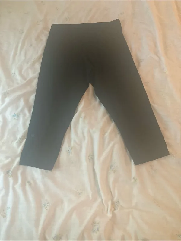Champion Black Capri Leggings - Image 10