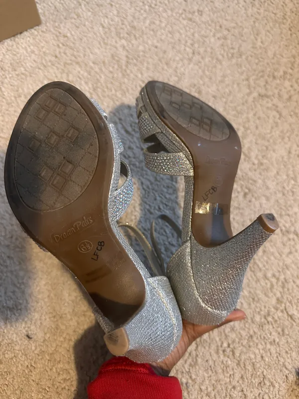 Heels Sparkly Silver Size 6.5 - Image 4