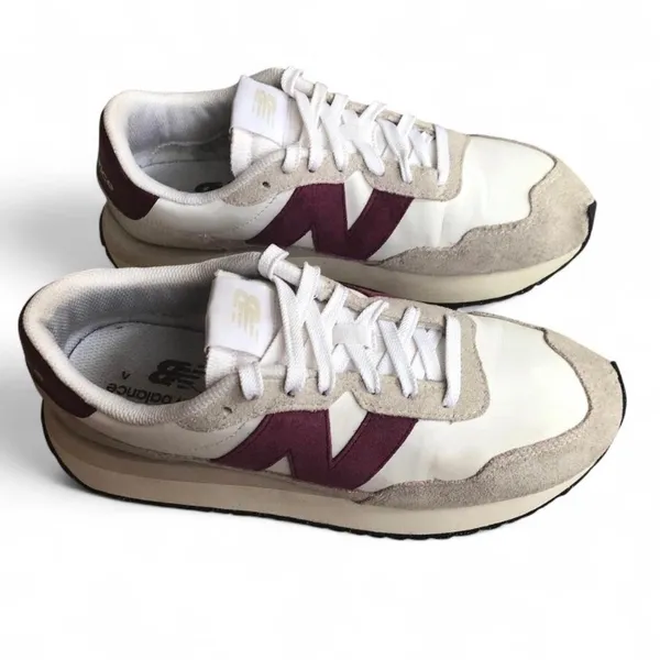 New Balance 237 in White and Burgandy Women’s Size 10 - Image 5