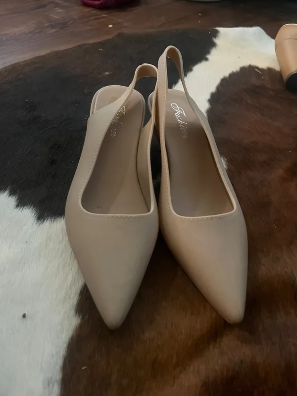 Tan kitten heels with back strap  - Image 4