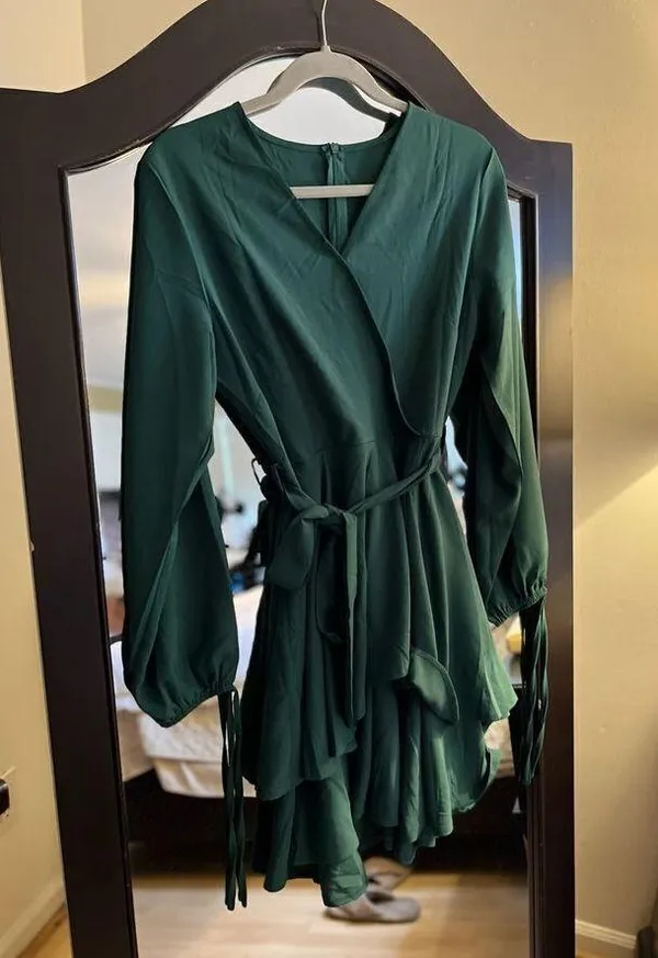 NEW Dress Deep V-Neck Long Sleeve Waist Tie Ruffle Mini Swing Green Medium - Image 8