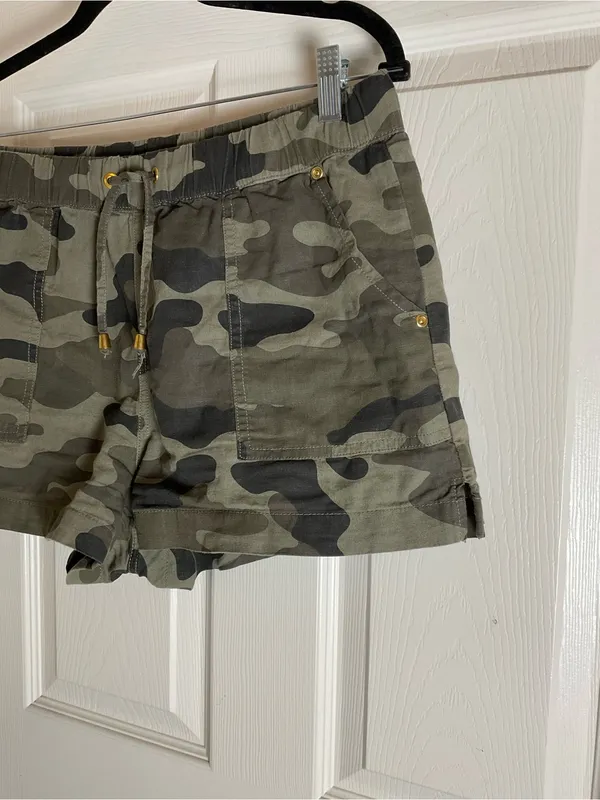 GBG Guess Linen Blend Camo Drawstring Utility Shorts woman’s Size M - Image 3