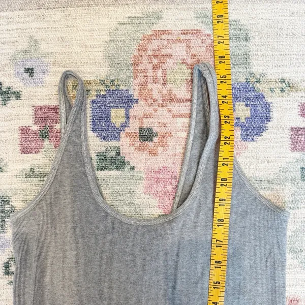 Lululemon Womens Mudra Gray Tank Top Size 4 Ribbed Stretchy Athleisure Casual - Image 5