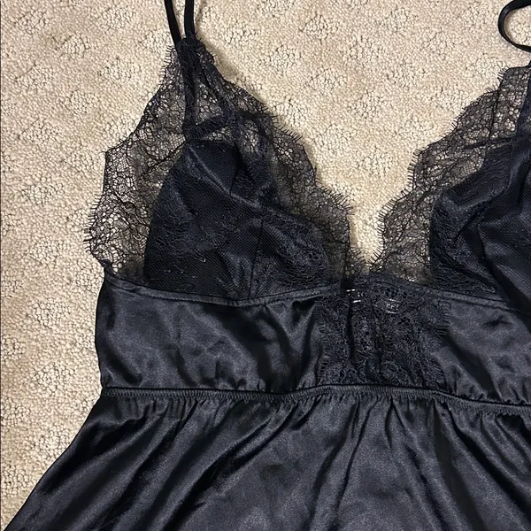 Victoria's Secret Black Lace Chemise, Medium NWOT - Image 3