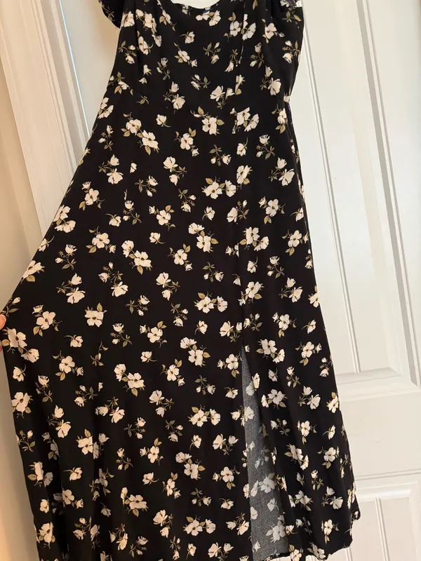 Old Navy Sundress - Image 4