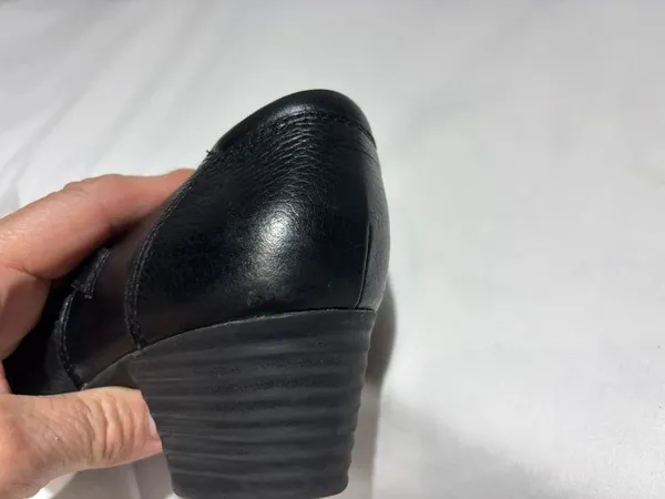 Clarks Collection Women's Comfort Ankle Boots Size 7.5 - Image 7