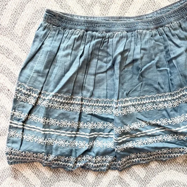 ABERCROMBIE & FITCH Chambray Soft Denim Embroidered Short Mini Skirt Medium NWT - Image 6