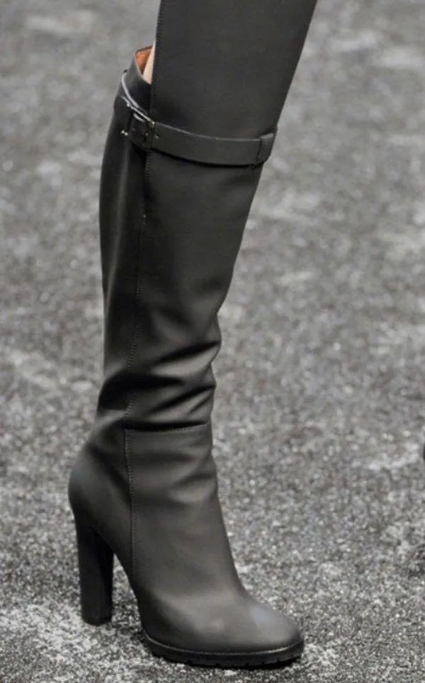 Milan Runway high knee boots Fall 2011 size 38 - Image 4