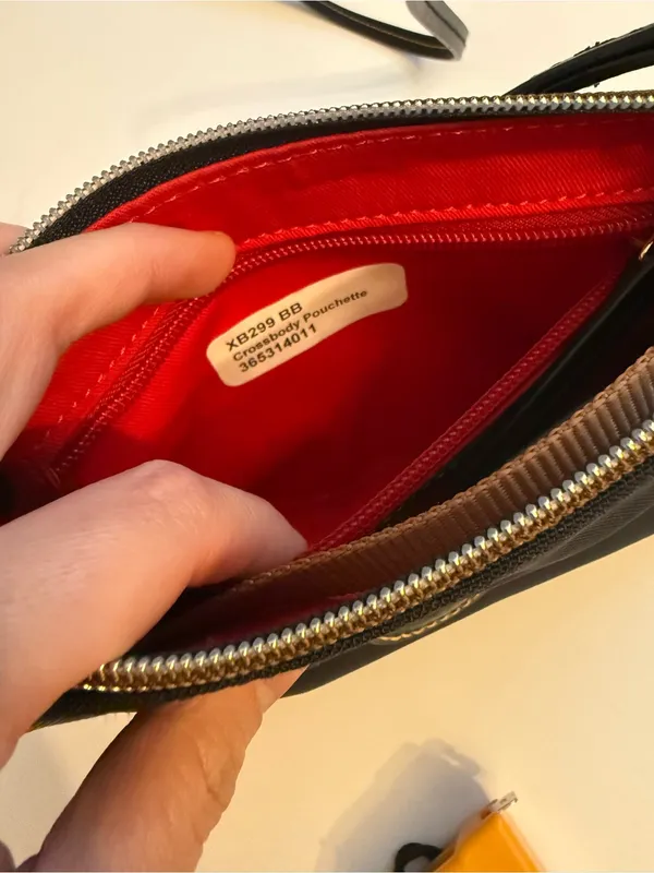 Dooney & Bourke Black Crossbody Bag with Adjustable Strap Like New - Image 9