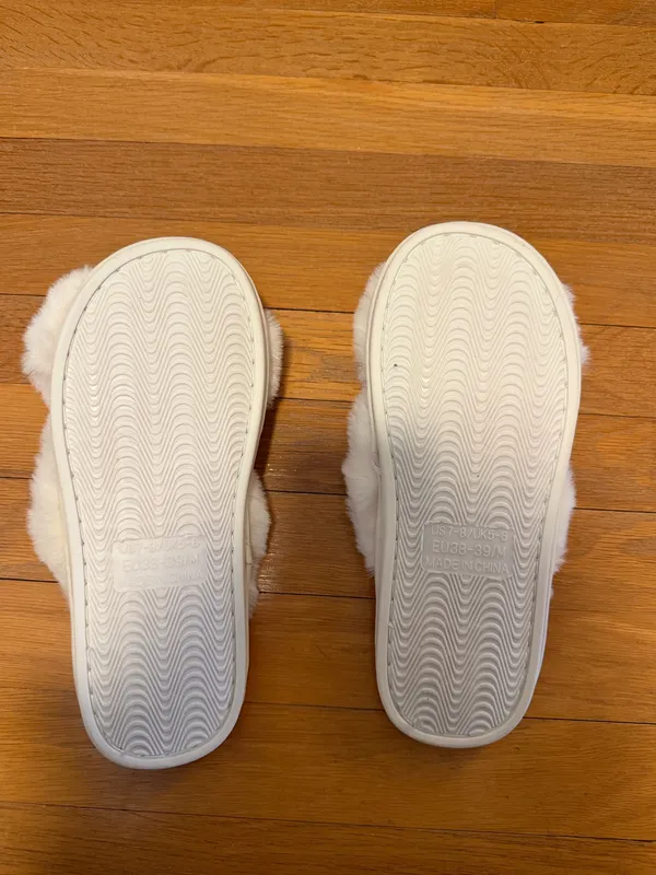 White Slippers Size 7 - Image 2