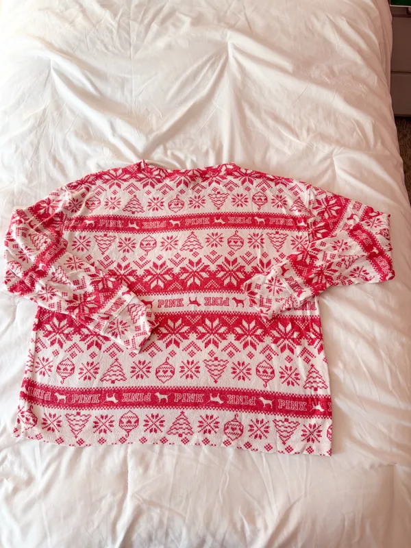 PINK Victoria’s Secret Red Fair Isle Long Sleeve Sleepwear Top Size Small - Image 2