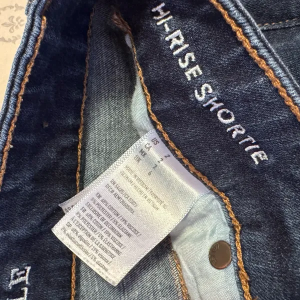 American Eagle Hi Rise Shortie‎ Dark Wash Shorts 360 super stretch size 2 - Image 4