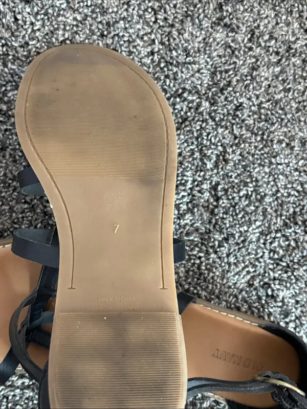 Old Navy Black Strappy Gladiator Sandals - Image 5