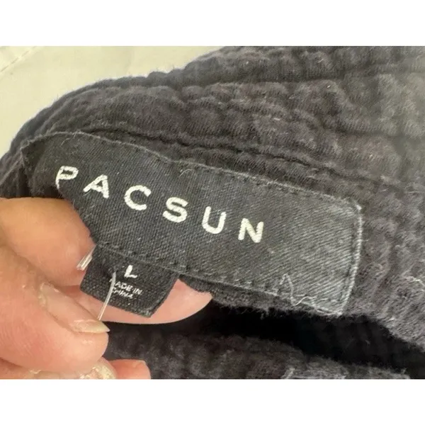 PacSun Women's Black Cropped Boxy Gauze Camp Shirt Large Button Up Resort - Image 2