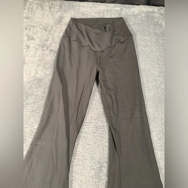 Aerie offline real me flare hi-rise short inseam Gray leggings yoga pants medium - Image 4