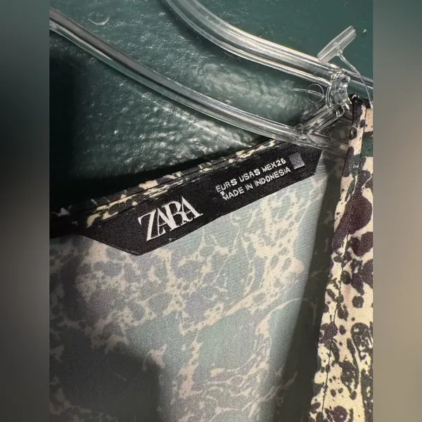 Zara Green Midi Long Sleeve Wrap Dress - Image 6