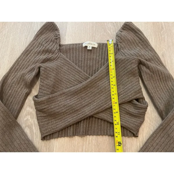 Prómesa Women’s Criss Cross Ribbed Cropped Sweater Brown Size Medium Long Sleeve - Image 4
