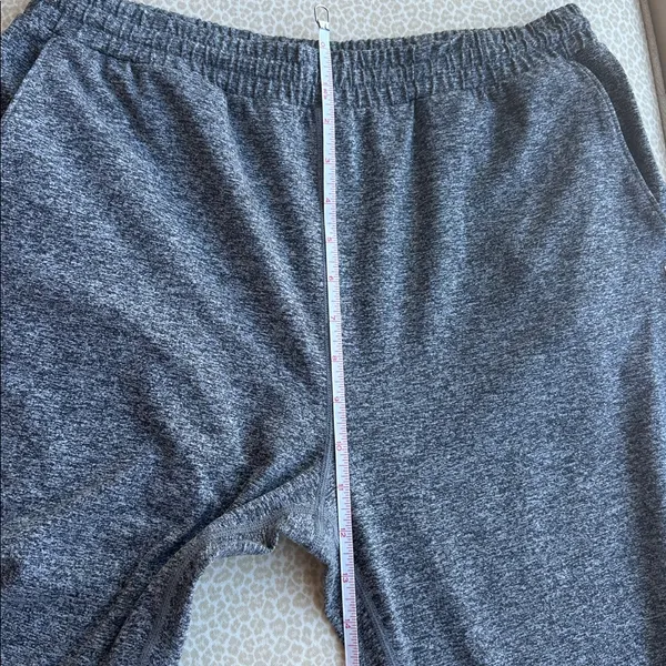 Vuori Gray Women’s Joggers size S - Image 10