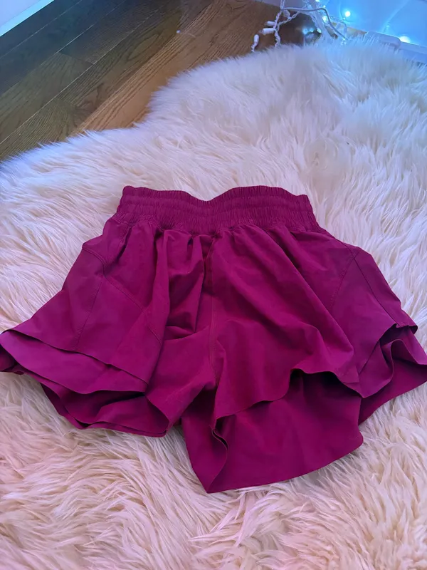 Lululemon Shorts shake it out  - Image 2