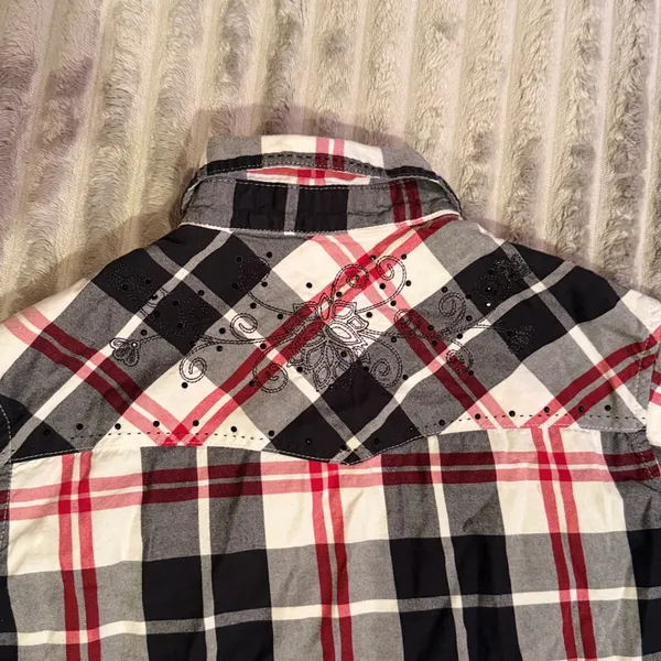 Cowgirl Up Womens Red Black Plaid Western Snap Embroidered Shirt Medium - Image 7