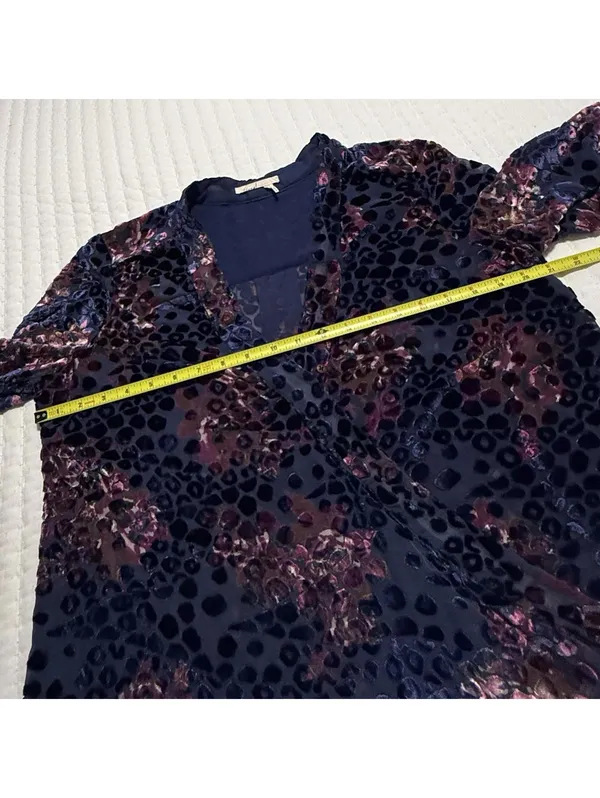 Floreat Anthropologie Floral Purple Velvet Burnout Mock Wrap Blouse Top Sz M - Image 4