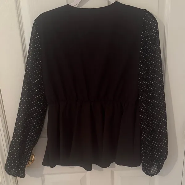 SHEIN Black Blouse with Polka Dot Sleeves - Image 4