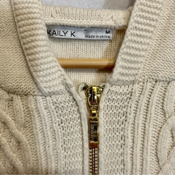 Women’s Cable Knit Jacket Hooded Sweater Zippered Size M - Image 4
