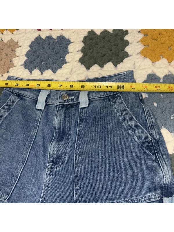 PacSun Highrise Carpenter Woman’s size 27 Denim Cargo Pants with Light Pockets - Image 7