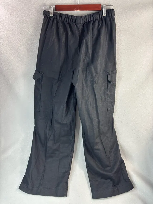 GAP XS Linen Pull-On Wide Leg Cargo Pants in Black - Image 4