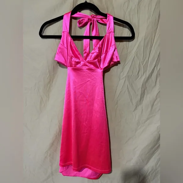 Lucy in the sky Cutout Bodycon Dress in Hot Pink - Image 3