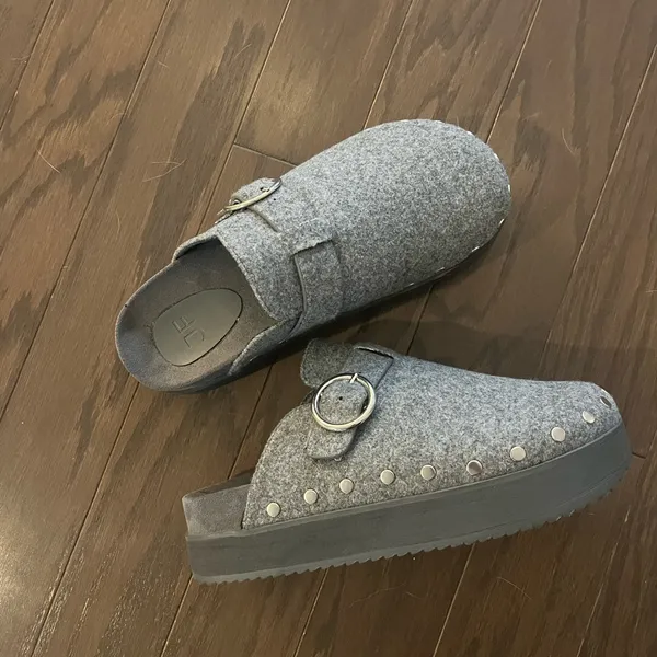 JustFab Gray Mules - Image 3