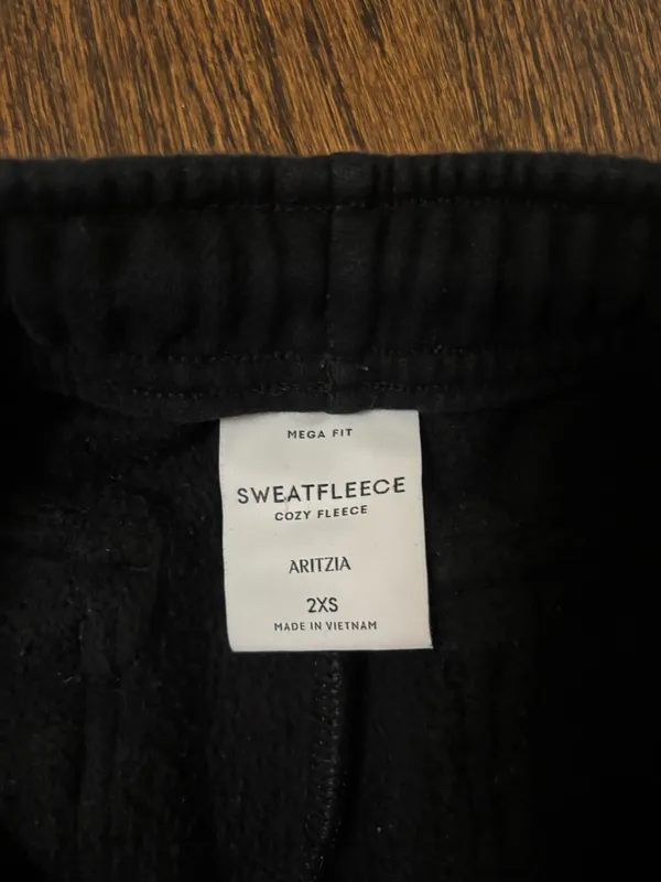 Aritzia Cargo Sweatpants Cozy Fleece - Image 3