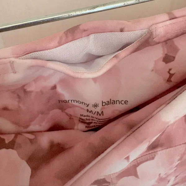 Harmony & Balance Cropped Pink Floral Leggings - Image 3