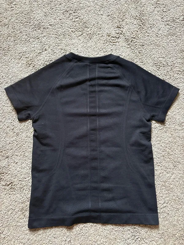 black athletic t shirt Size XS - Image 2