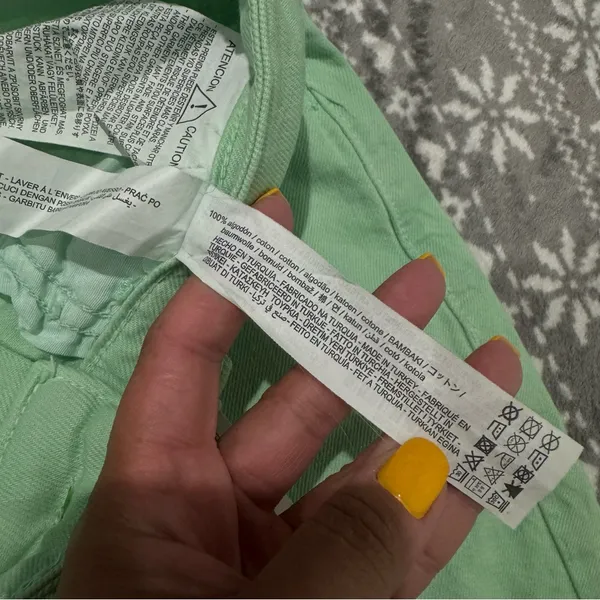 NWT Zara High Rise Straight Jeans Mint‎ Green Raw Hem Size 4 Minimalist Casual - Image 4