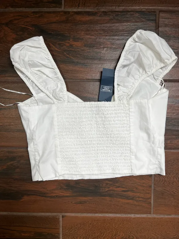 Abercrombie & Fitch White Puff Sleeve Crop Top Medium NWT - Image 4