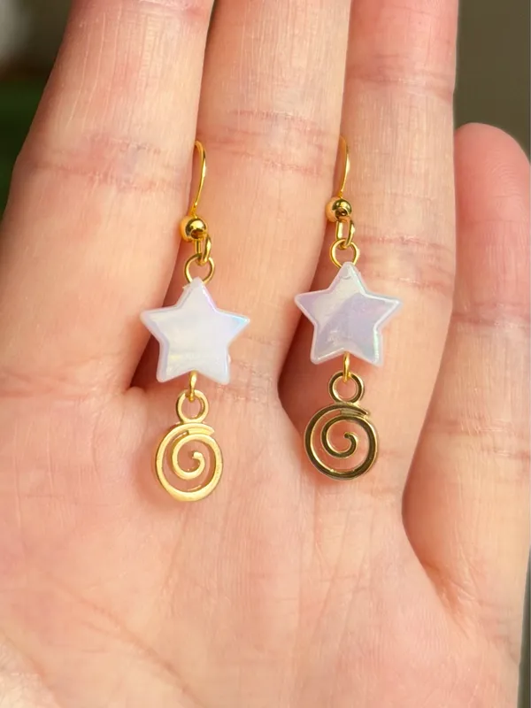 Handmade star & swirl dangle earrings⭐️❤️ - Image 5