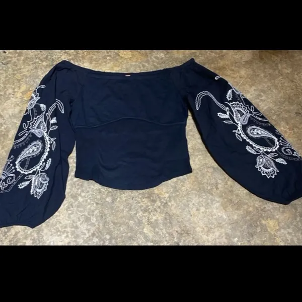 Free People Layla Off The Shoulder top. Size small - Image 5