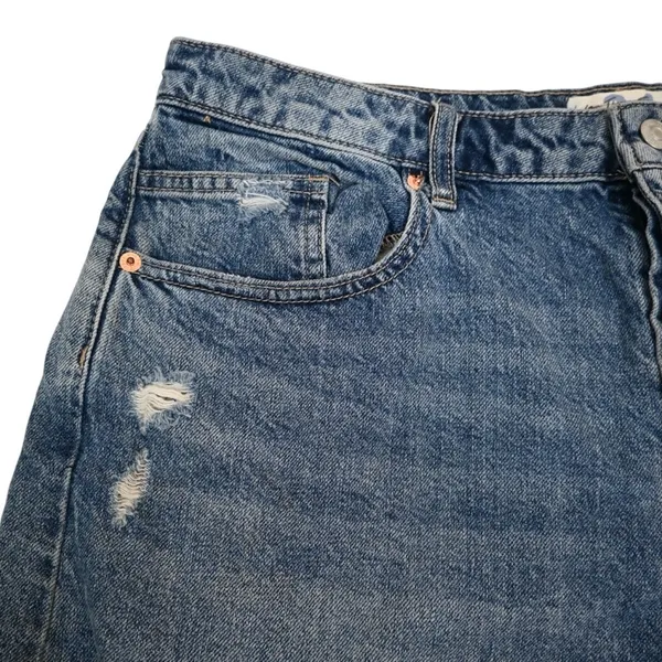 We the Free Womens 31 Curvy Distressed Button Fly Denim Jean Short - Image 3