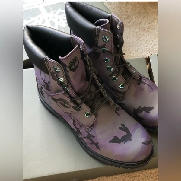 Timberland 6 “ iridescent waterproof boot in black camo matte leather Camo Boots - Image 8