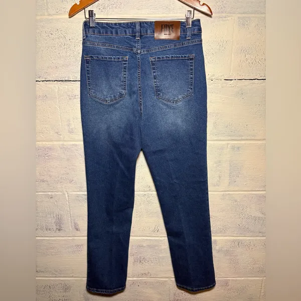 Frye Straight Leg Jeans Size 6/28 Medium Wash Stretch Classic Denim Mid Rise - Image 2