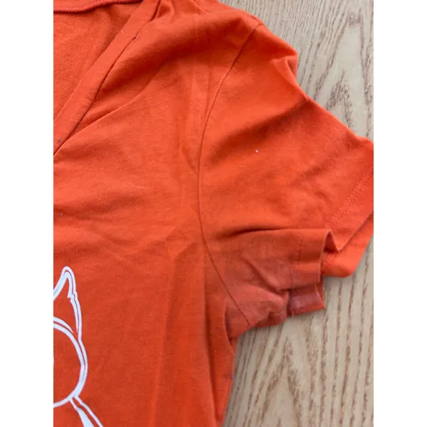 b20 Women's Hooters Girl Worn V-neck T-Shirt Lightweight Cotton Poly size Medium - Image 4