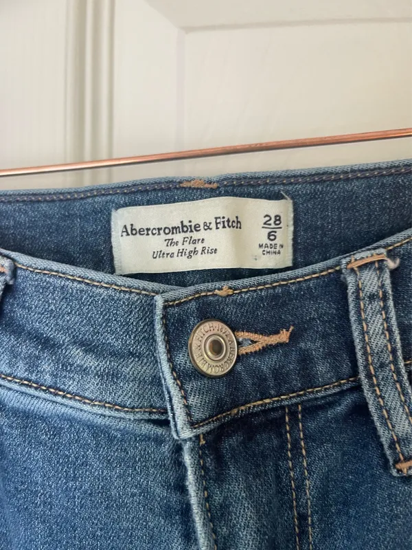 Abercrombie High-Rise Flare Jeans - Image 3