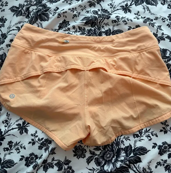 Lululemon Shorts 2.5" Speed Up - Image 2