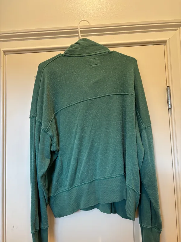 American Eagle Sweatshirt - Image 3