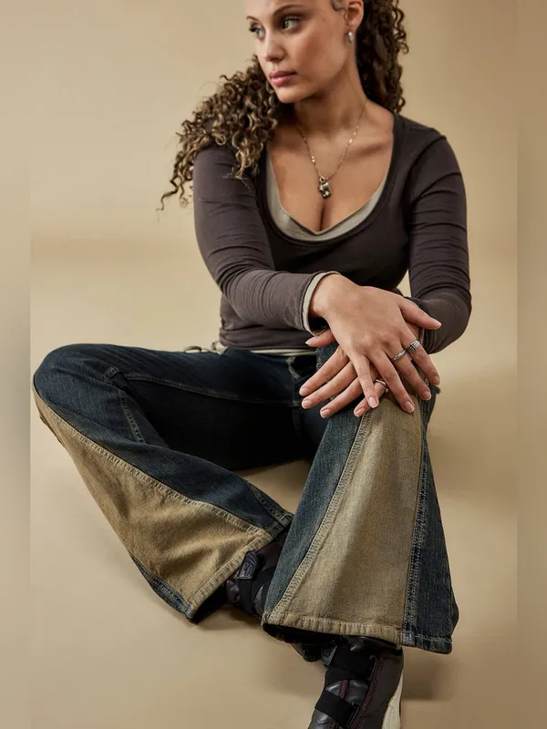 NWT Urban Outfitters Wide-Leg Jeans in Dark Wash with Tan Inset - Image 8
