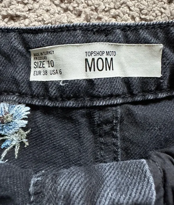 Embroidered Flowered Jean Shorts - Image 3