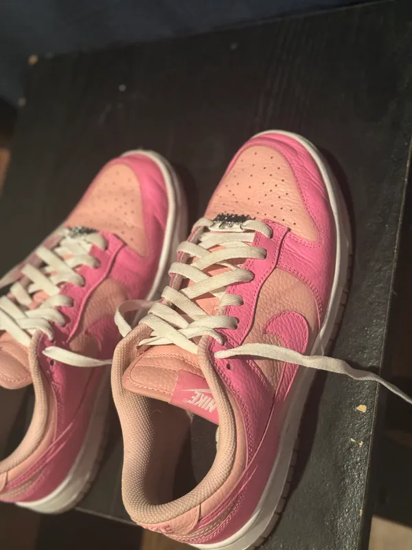 Nike Light Soft Pink Dunk Low - Image 3