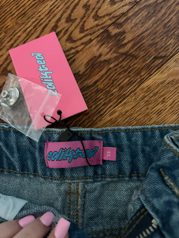Edikted Xs  Jean Shorts - Image 3